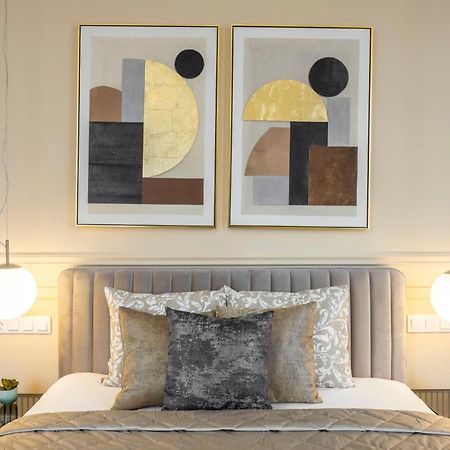 Luxury & Classy Central Apartment With 3Bedrm, 2Bathrm ブダペスト エクステリア 写真