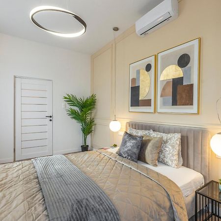 Luxury & Classy Central Apartment With 3Bedrm, 2Bathrm ブダペスト エクステリア 写真