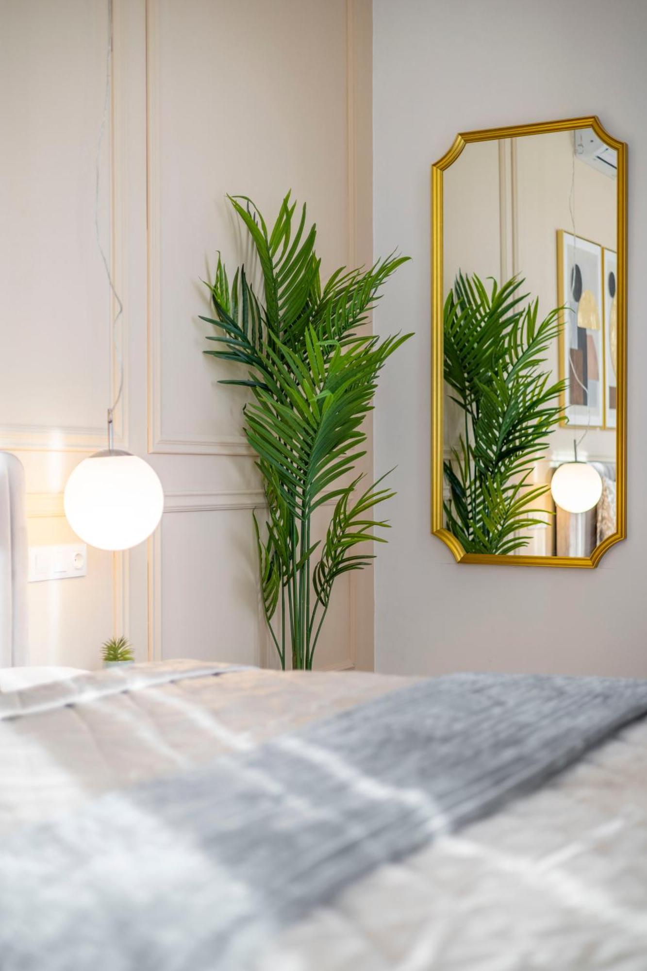 Luxury & Classy Central Apartment With 3Bedrm, 2Bathrm ブダペスト エクステリア 写真