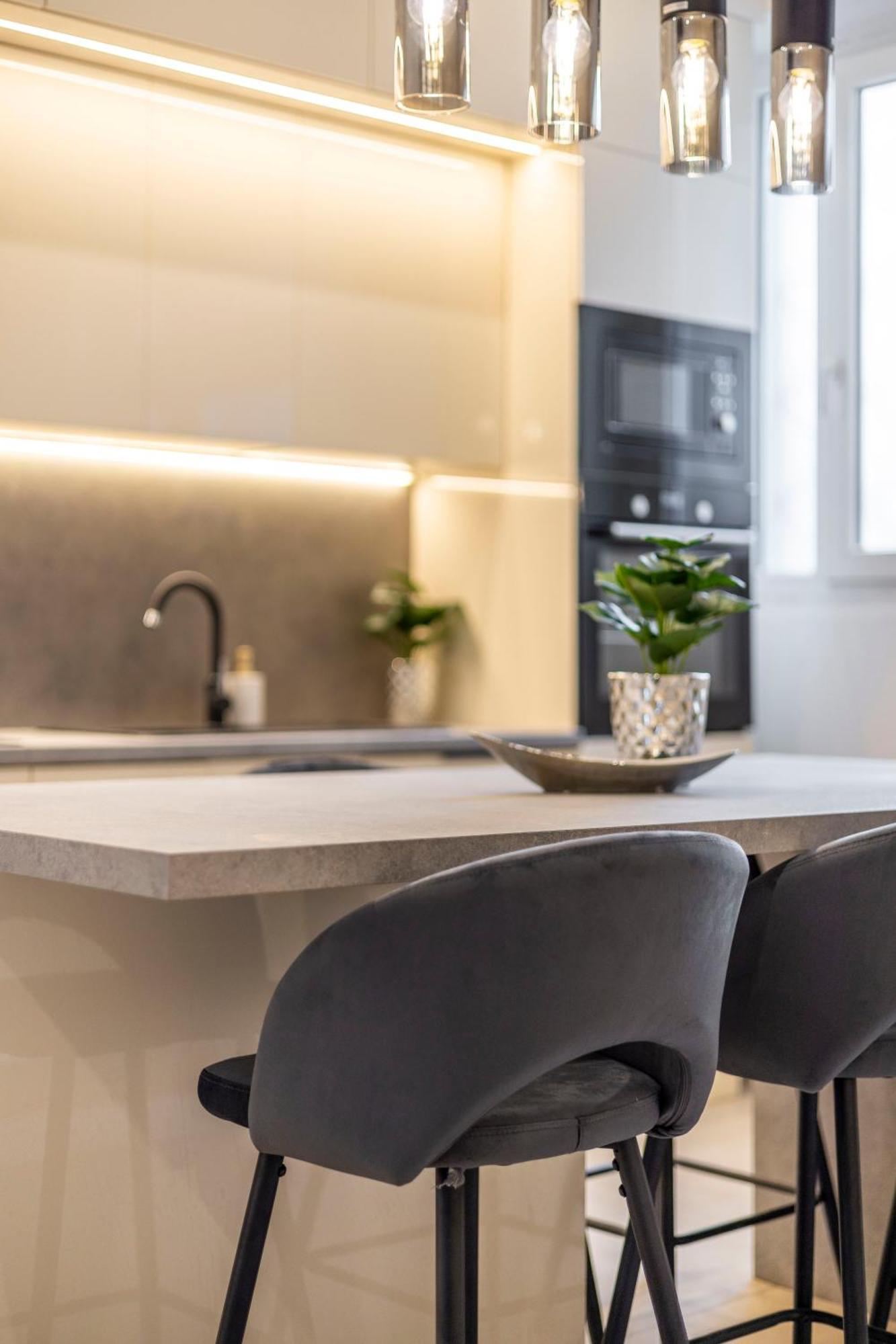 Luxury & Classy Central Apartment With 3Bedrm, 2Bathrm ブダペスト エクステリア 写真