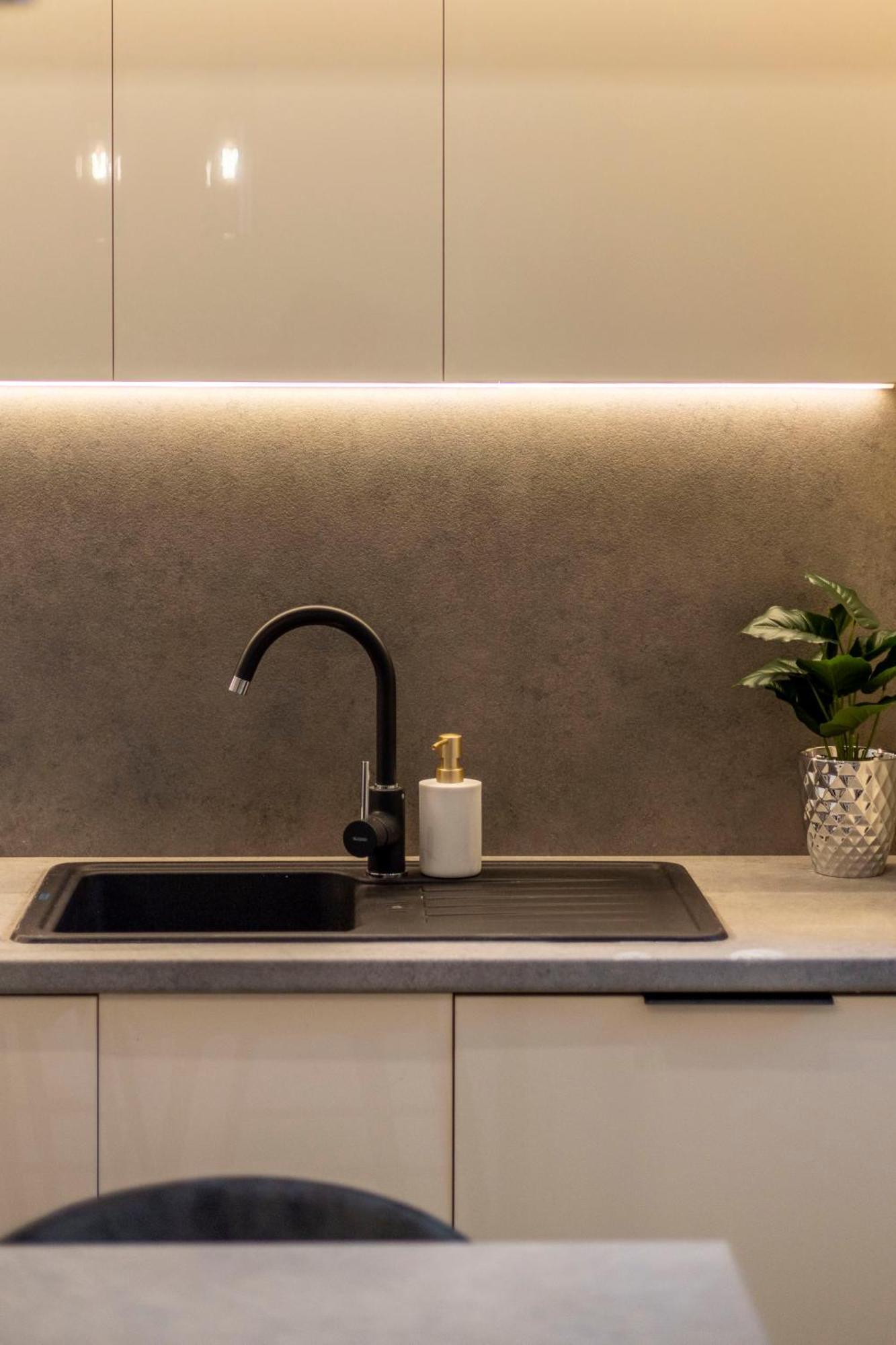 Luxury & Classy Central Apartment With 3Bedrm, 2Bathrm ブダペスト エクステリア 写真