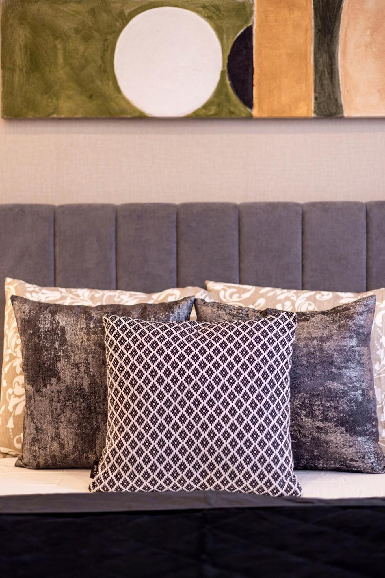 Luxury & Classy Central Apartment With 3Bedrm, 2Bathrm ブダペスト エクステリア 写真